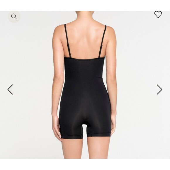 Skims Soft Smoothing Seamless Onesie XXS onyx NWOT - Picture 2 of 5